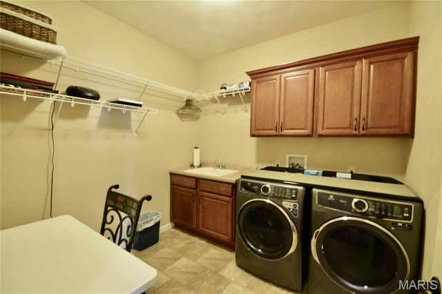 1909 Windcrest Drive, O'fallon, IL 62269