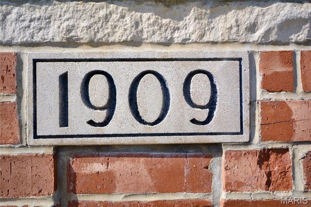 1909 Windcrest Drive, O'fallon, IL 62269