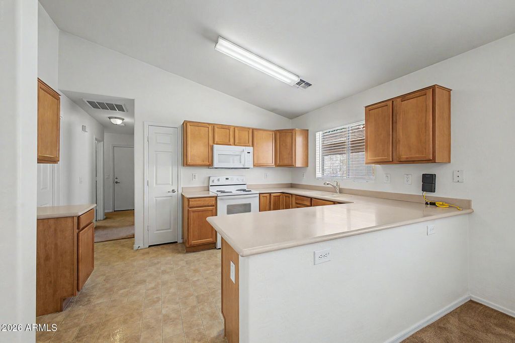 Image 10 of property listing at 43832 W ARIZONA Avenue, Maricopa, AZ 85138