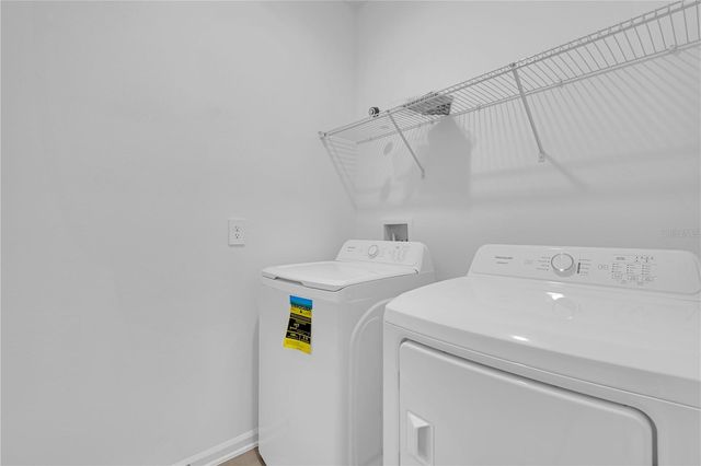 2827 MALOOF DRIVE, Davenport, FL 33837