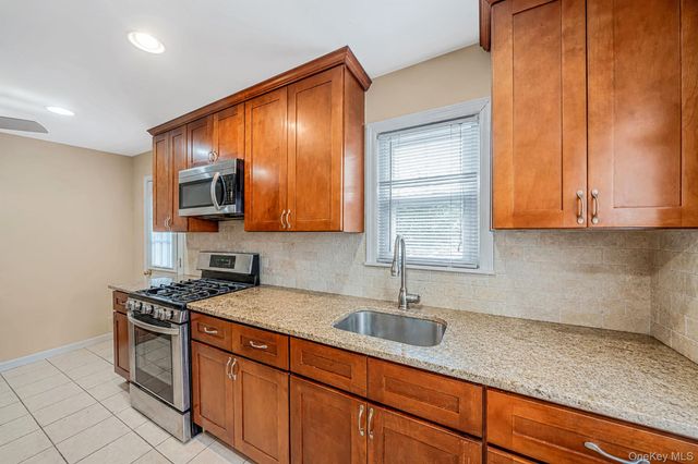 136 Sioux Street, Ronkonkoma, NY 11779