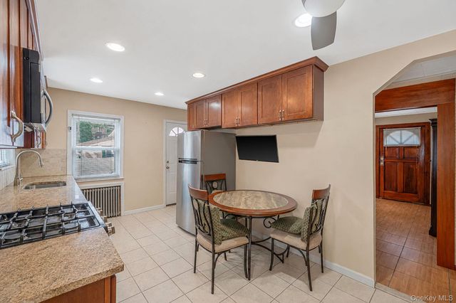 136 Sioux Street, Ronkonkoma, NY 11779