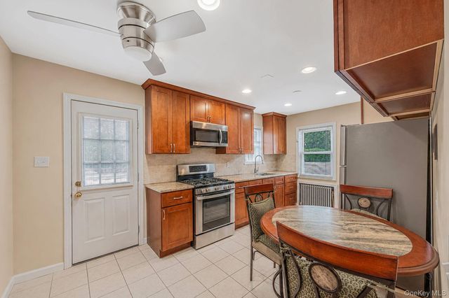 136 Sioux Street, Ronkonkoma, NY 11779
