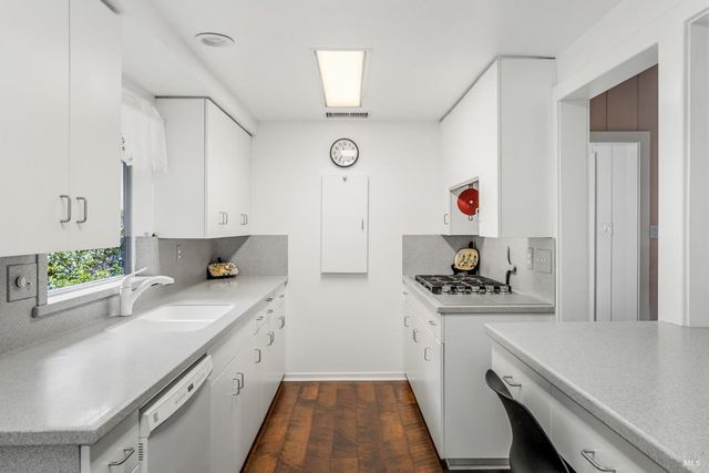 308 Jefferson Ln, Ukiah, CA 95482