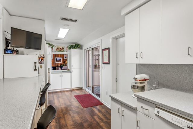 308 Jefferson Ln, Ukiah, CA 95482