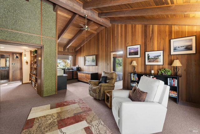 308 Jefferson Ln, Ukiah, CA 95482