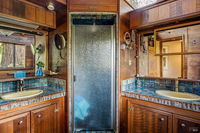 308 Jefferson Ln, Ukiah, CA 95482