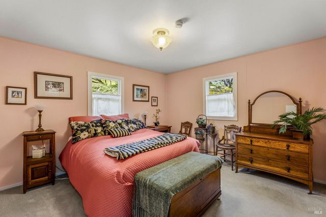 308 Jefferson Ln, Ukiah, CA 95482