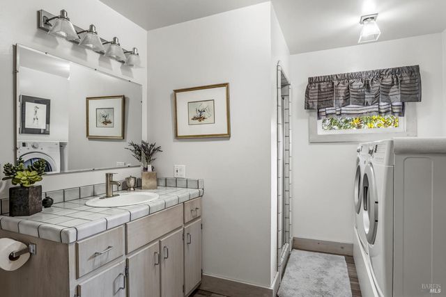 308 Jefferson Ln, Ukiah, CA 95482