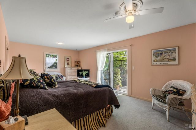 308 Jefferson Ln, Ukiah, CA 95482