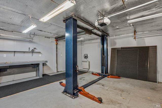 308 Jefferson Ln, Ukiah, CA 95482