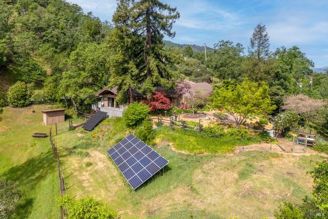 308 Jefferson Ln, Ukiah, CA 95482
