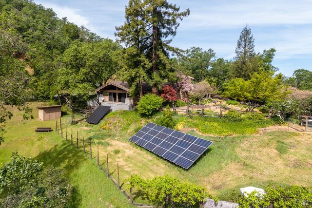 308 Jefferson Ln, Ukiah, CA 95482