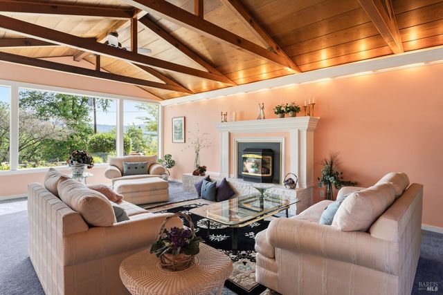 308 Jefferson Ln, Ukiah, CA 95482