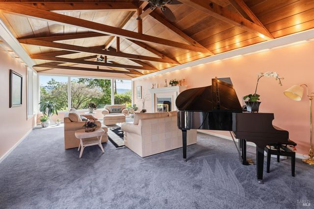 308 Jefferson Ln, Ukiah, CA 95482