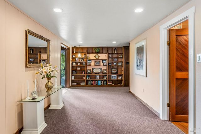 308 Jefferson Ln, Ukiah, CA 95482