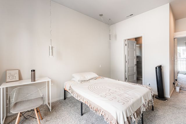 2108 W 18th Place 2, Chicago, IL 60608