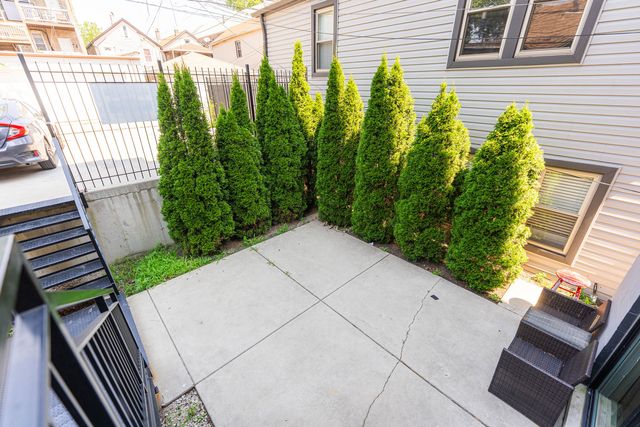 2108 W 18th Place 2, Chicago, IL 60608