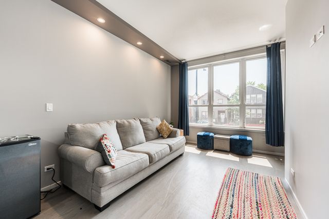 2108 W 18th Place 2, Chicago, IL 60608