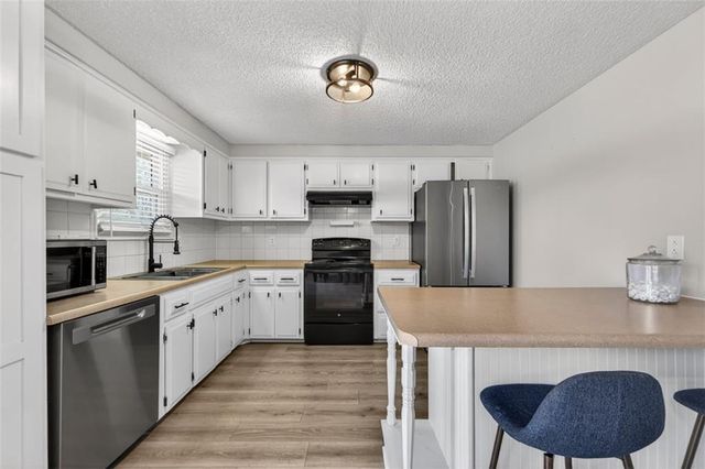 600 NE 114th Street, Kansas City, MO 64155