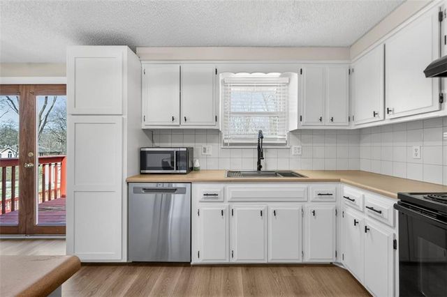 600 NE 114th Street, Kansas City, MO 64155