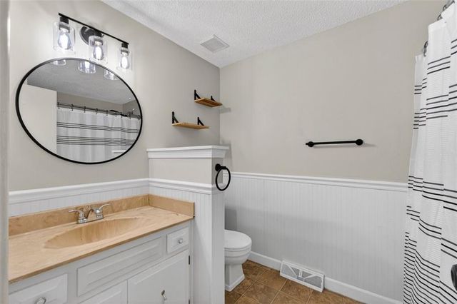 600 NE 114th Street, Kansas City, MO 64155