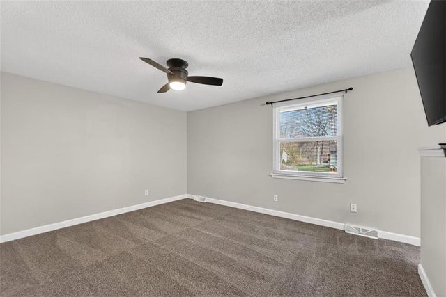 600 NE 114th Street, Kansas City, MO 64155