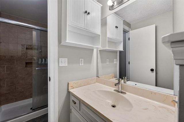 600 NE 114th Street, Kansas City, MO 64155