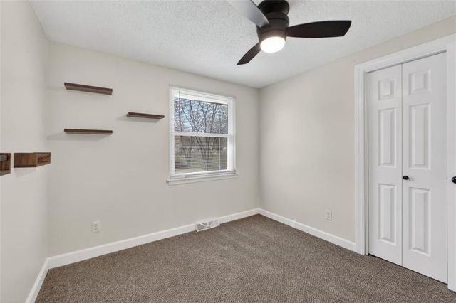 600 NE 114th Street, Kansas City, MO 64155