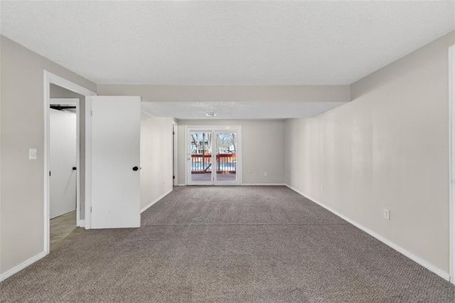 600 NE 114th Street, Kansas City, MO 64155