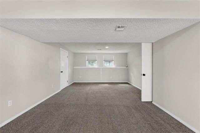 600 NE 114th Street, Kansas City, MO 64155