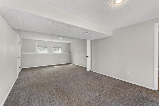 600 NE 114th Street, Kansas City, MO 64155