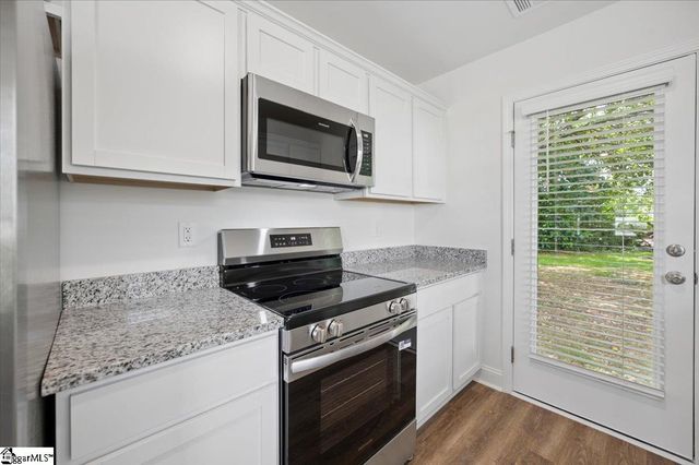 438 N Forest Street, Spartanburg, SC 29303