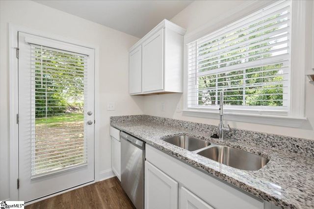 438 N Forest Street, Spartanburg, SC 29303