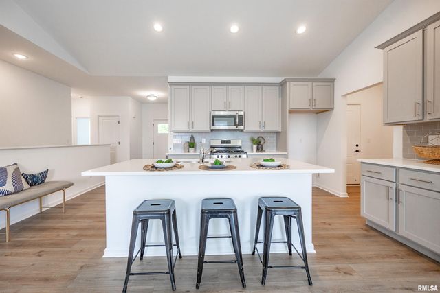 Lot 8 Faiths Way, Bettendorf, IA 52722