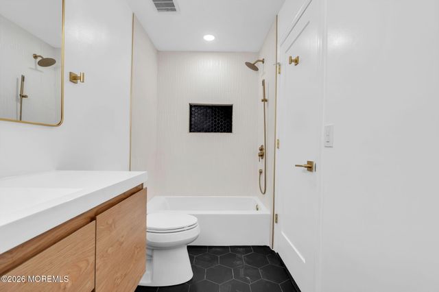 105 Larkspur Lane, Jackson, NJ 08527