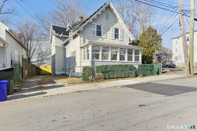 31 Grand Street, New London, CT 06320