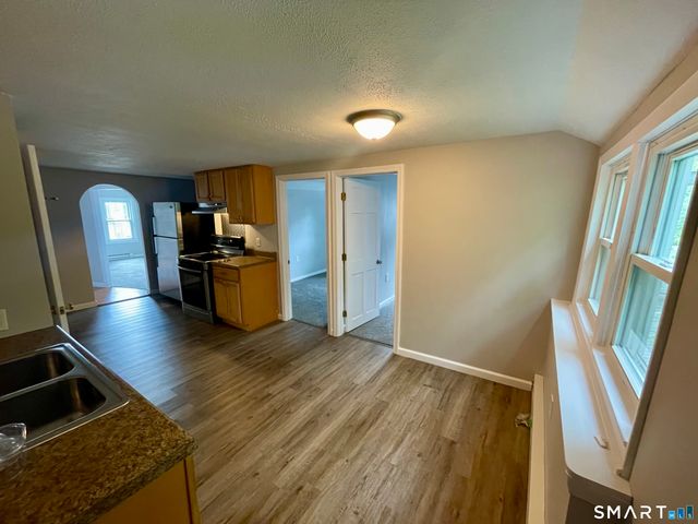 31 Grand Street, New London, CT 06320