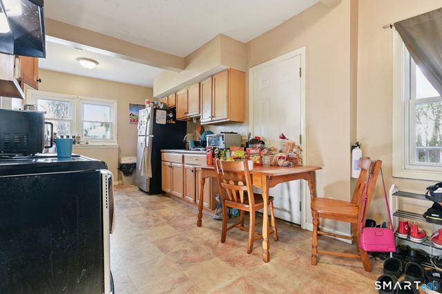 31 Grand Street, New London, CT 06320