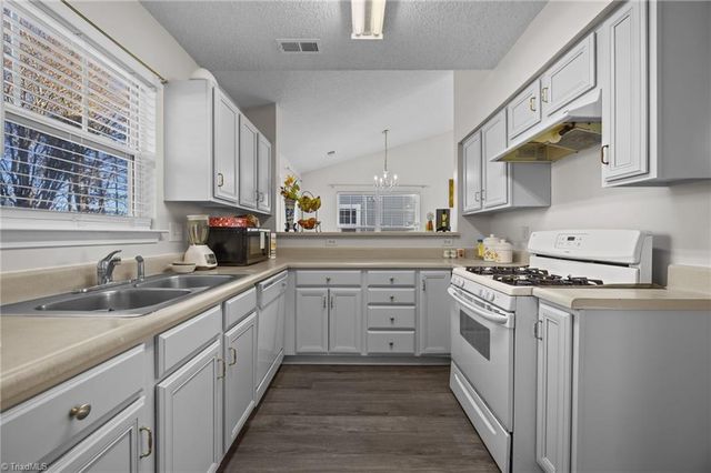 825 Hopewell Street, High Point, NC 27263