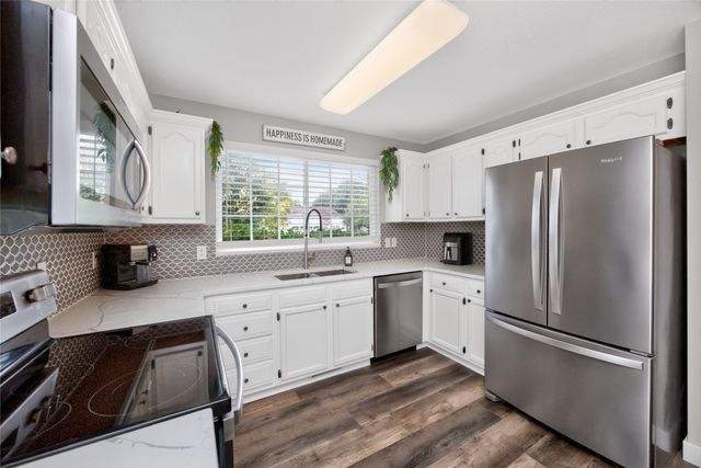 1633 92nd Place, West Des Moines, IA 50266