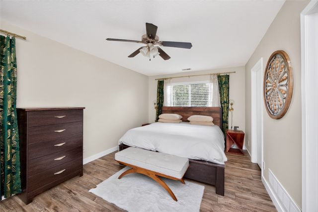 1633 92nd Place, West Des Moines, IA 50266