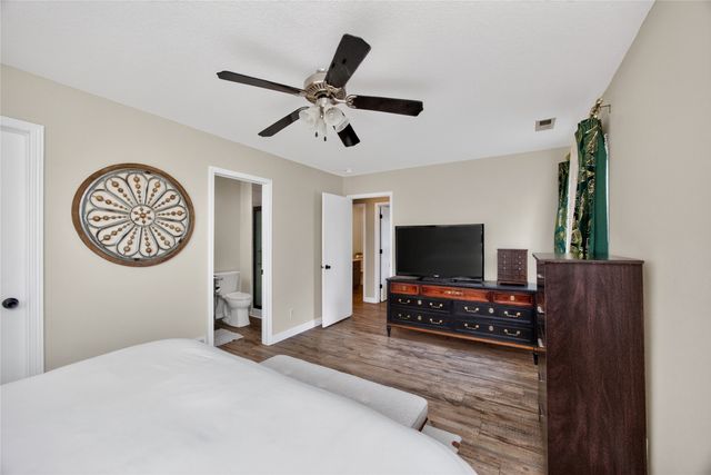 1633 92nd Place, West Des Moines, IA 50266