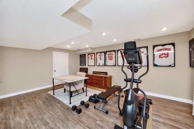 1633 92nd Place, West Des Moines, IA 50266