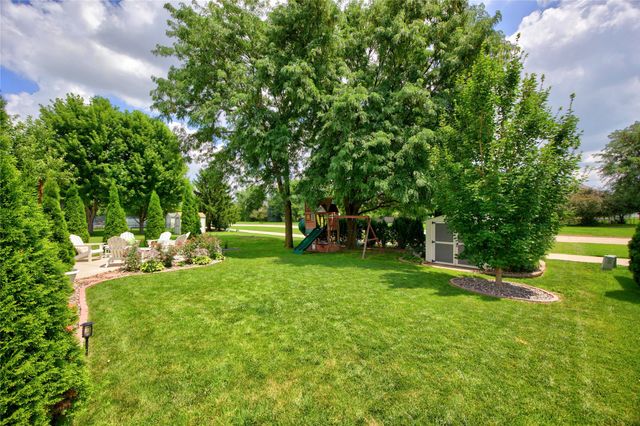 1633 92nd Place, West Des Moines, IA 50266