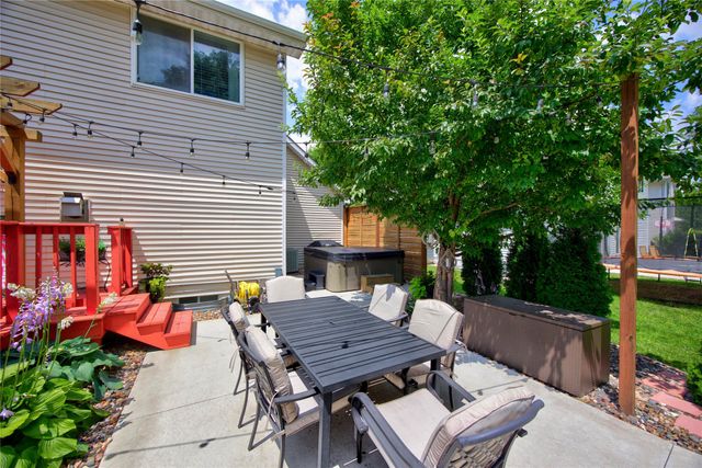 1633 92nd Place, West Des Moines, IA 50266