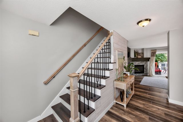 1633 92nd Place, West Des Moines, IA 50266