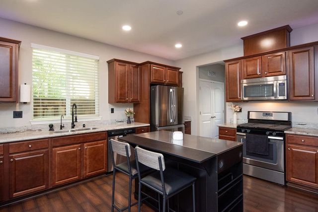 2228 Gallery Dr, Riverbank, CA 95367