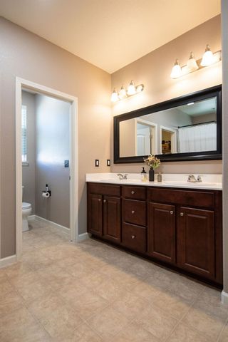 2228 Gallery Dr, Riverbank, CA 95367