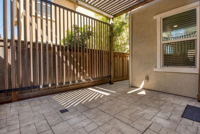 2228 Gallery Dr, Riverbank, CA 95367